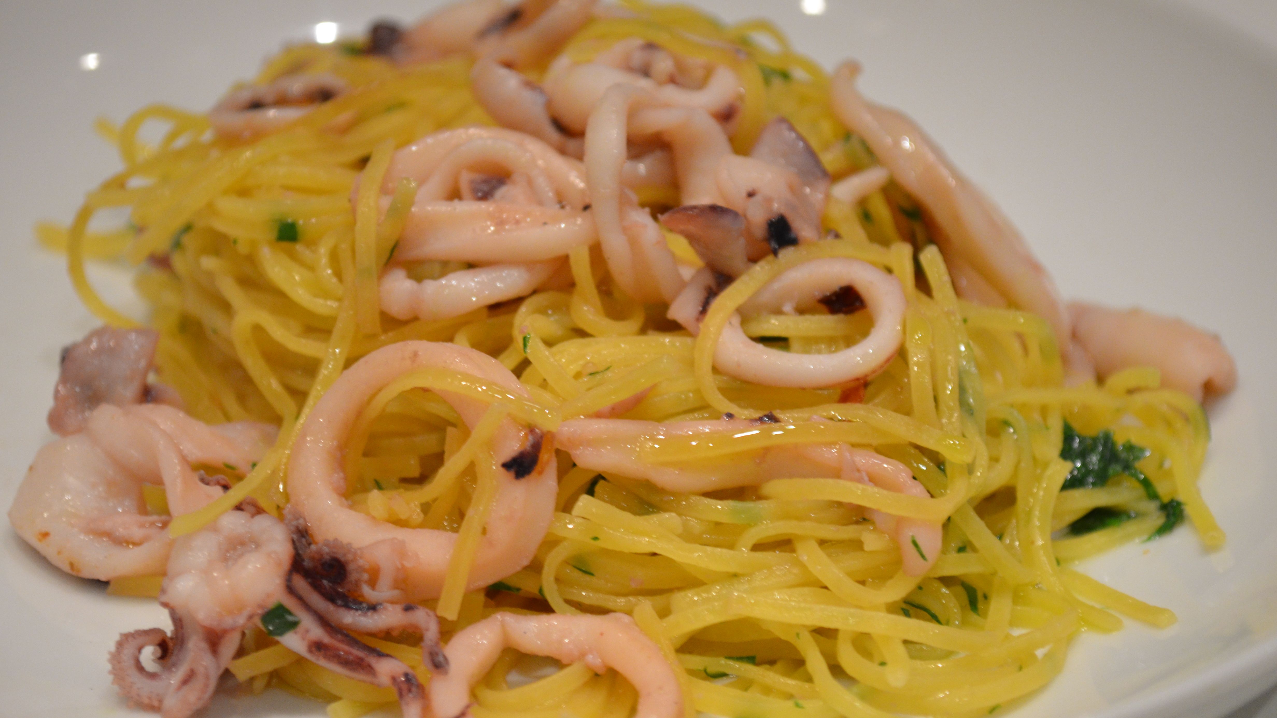 Campofilone maccheroncini with marinara sauce — Il Globo