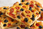 Tomato and olive focaccia — Il Globo