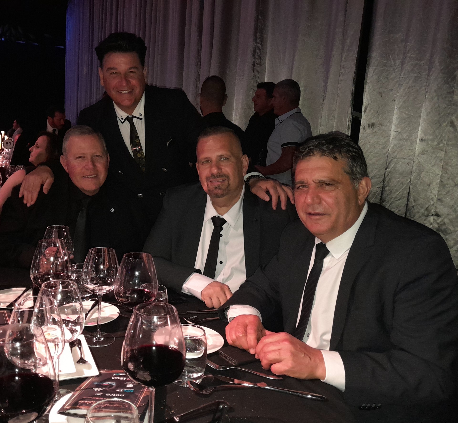 Tony Raciti Ai Leichhardt Tigers la parte del leone — Il Globo