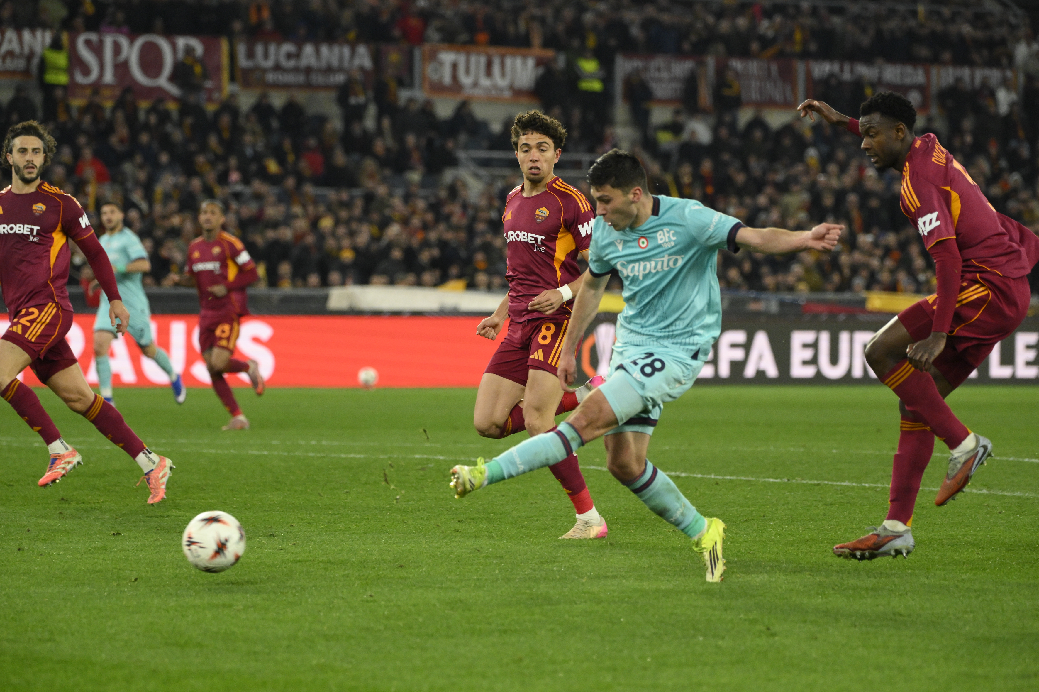 Bologna beat Roma in all-Italian Europa League tie
