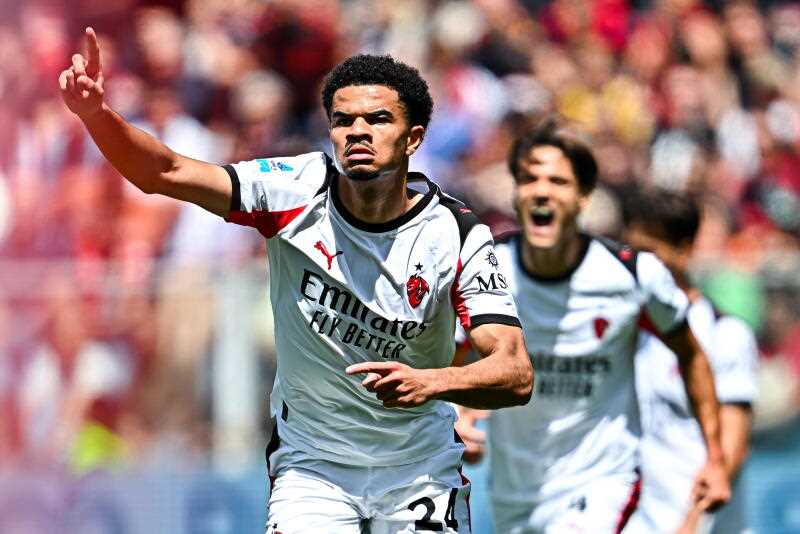 Il Milan soffre ma passa a Genova: 2-1 al Grifone e terzo posto