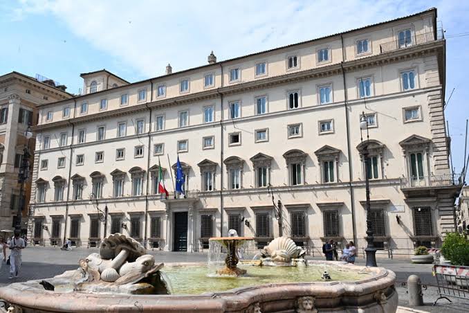 Scontri a Milano, il governo prepara nuove misure: possibile decreto già domani